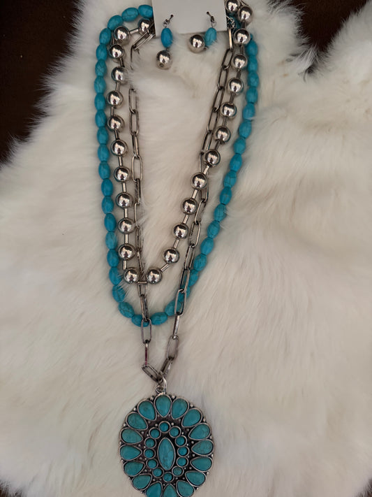 Turquoise Beaded Pendant Necklace Set